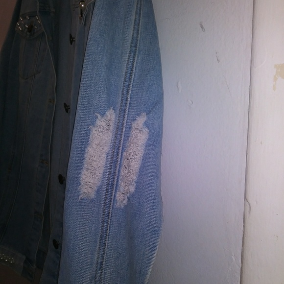 💚FINAL SALE PRICE💚 Light Blue Denim Jacket - Picture 5 of 8